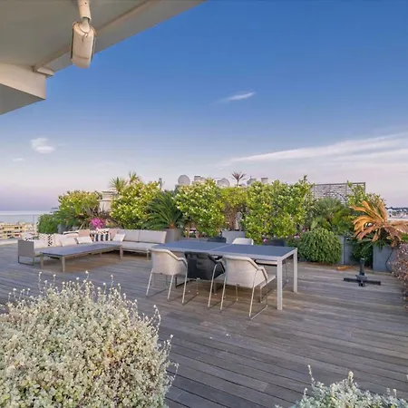 Floor Penthouse Port 公寓